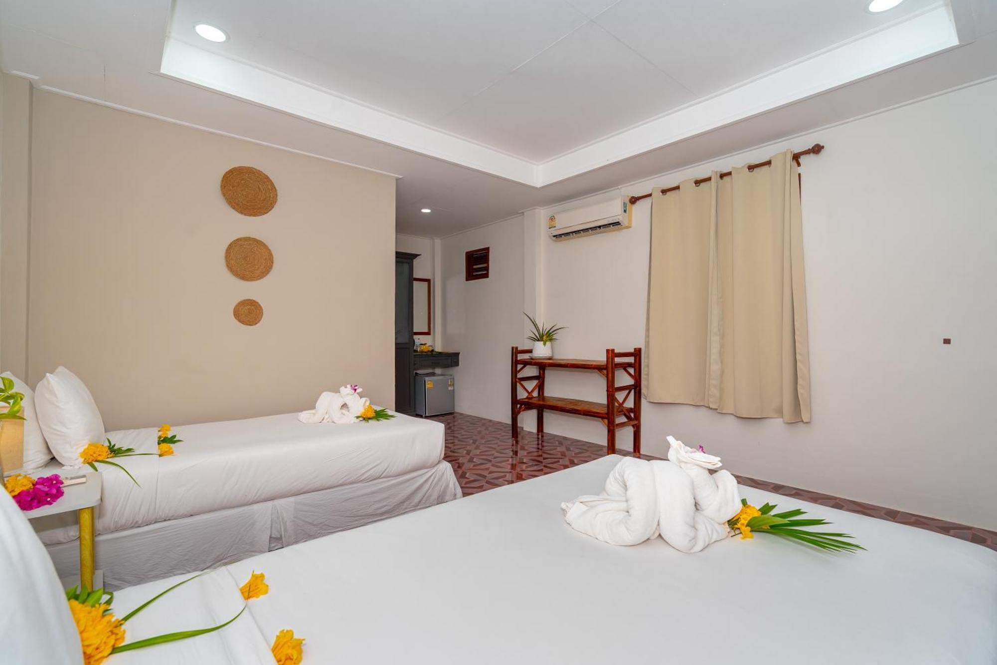 Lanta Beachfront Resort Ko Lanta Kültér fotó