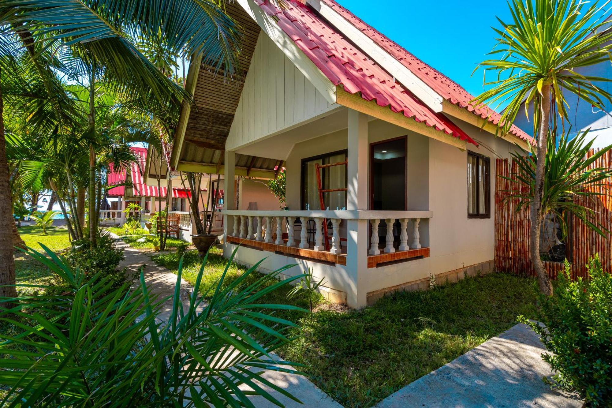 Lanta Beachfront Resort Ko Lanta Kültér fotó
