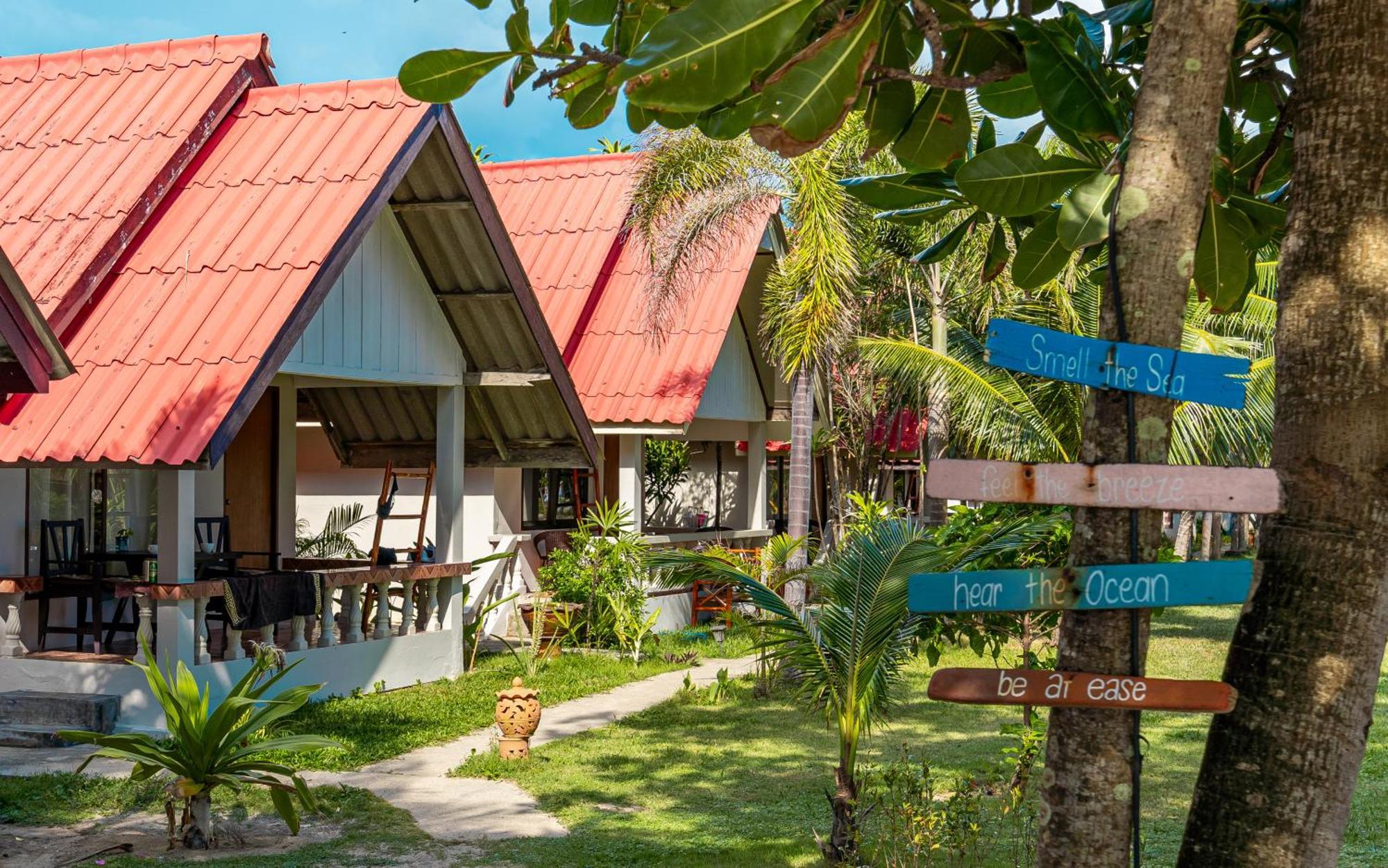 Lanta Beachfront Resort Ko Lanta Kültér fotó
